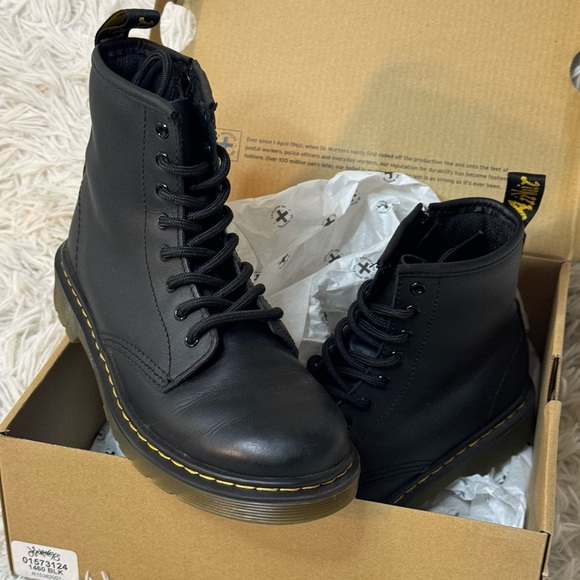 Authentic Dr. Marten’s-Girls US Size 3-Matte Black - Picture 2 of 4